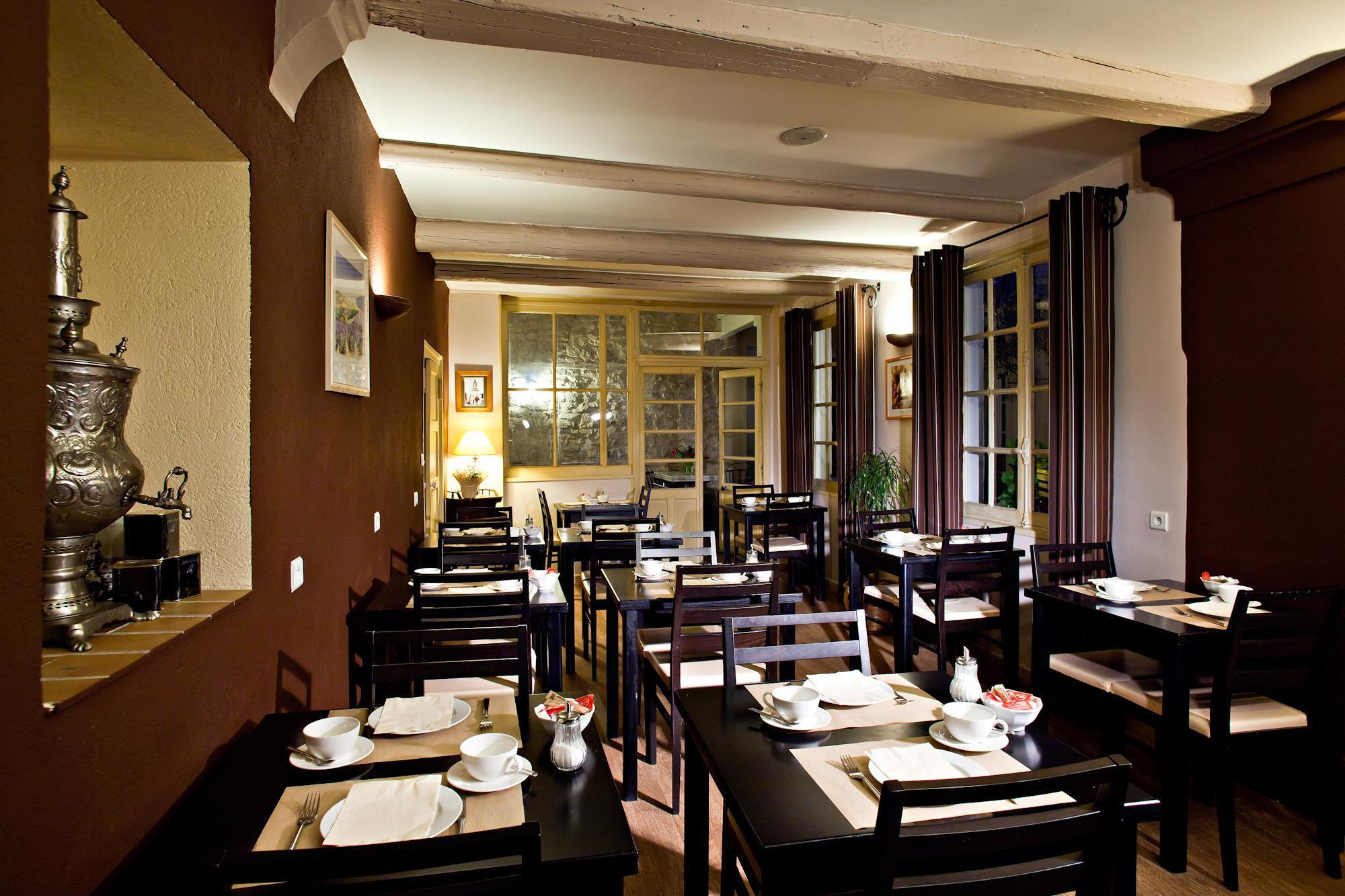 Best Western Le Comtadin Карпантра Ресторан фото